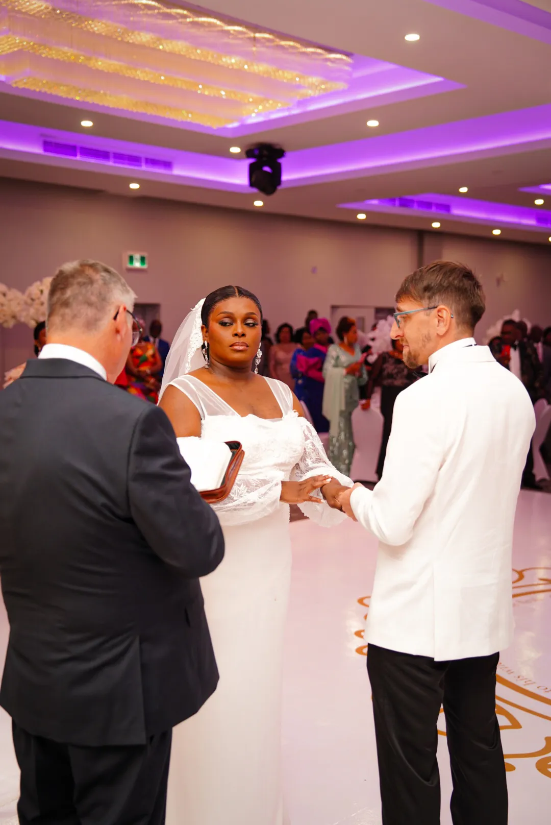 Love & Vows — photograph 6 of 35